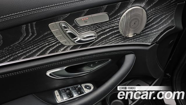 Mercedes-Benz E-Class 2021 — photo 14