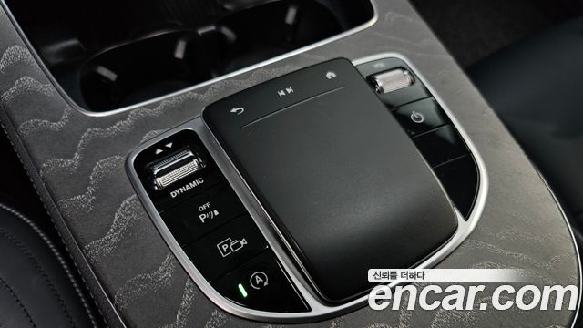 Mercedes-Benz E-Class 2021 — photo 31