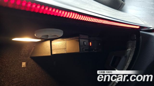 Mercedes-Benz E-Class 2021 — photo 33