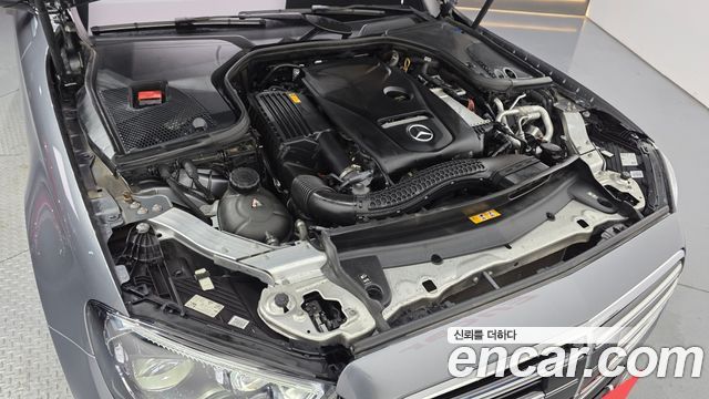 Mercedes-Benz E-Class 2022 — photo 6