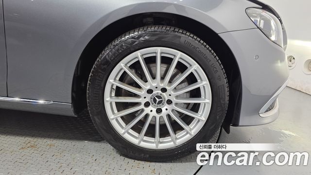 Mercedes-Benz E-Class 2022 — photo 7