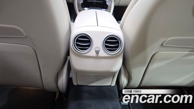 Mercedes-Benz E-Class 2022 — photo 30