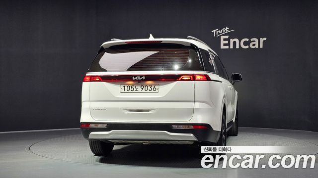 Kia Canival 2023 — photo 4