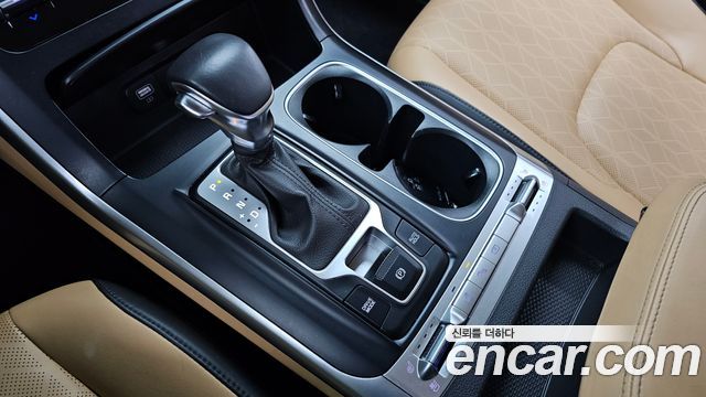 Kia Canival 2023 — photo 12