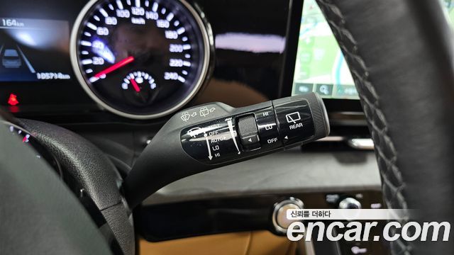 Kia Canival 2023 — photo 24