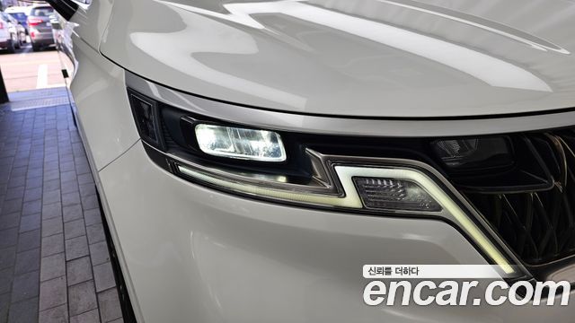 Kia Canival 2023 — photo 8