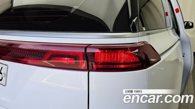 Kia Canival 2023 — photo 9