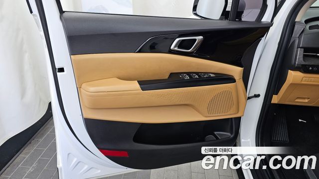 Kia Canival 2023 — photo 14
