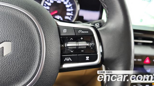 Kia Canival 2023 — photo 32