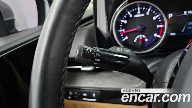 Kia Canival 2023 — photo 35