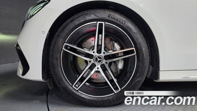 Mercedes-Benz E-Class 2026 — photo 5