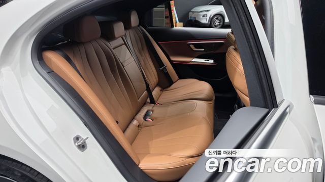 Mercedes-Benz E-Class 2026 — photo 18