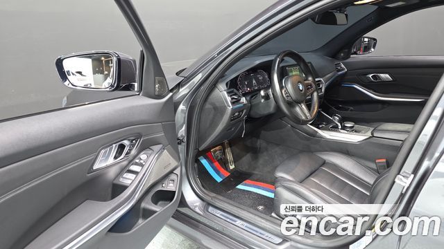 BMW 3-Series 2021 — photo 10