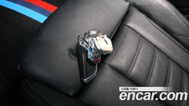 BMW 3-Series 2021 — photo 17