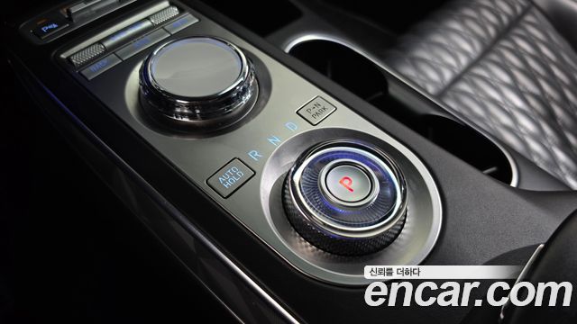 Genesis GV70 2021 — photo 12