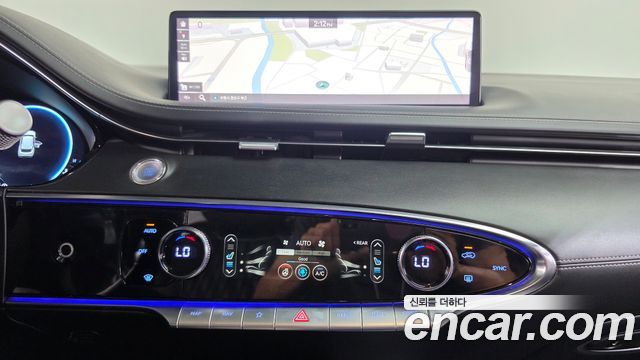 Genesis GV70 2021 — photo 19