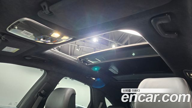 Genesis GV70 2021 — photo 24