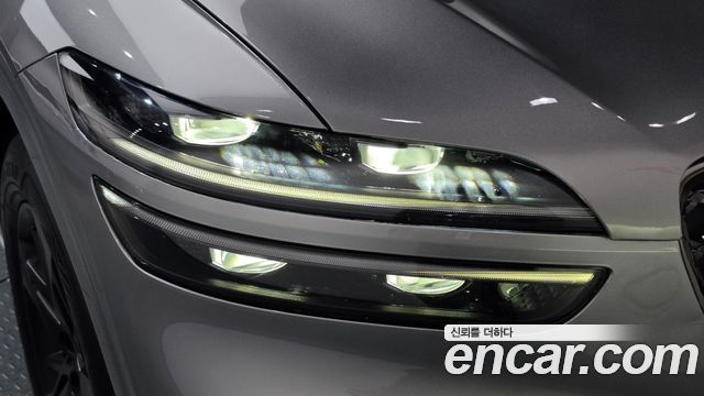 Genesis GV70 2021 — photo 8