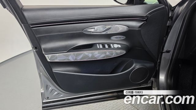 Genesis GV70 2021 — photo 14