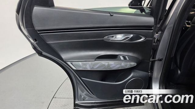 Genesis GV70 2021 — photo 15