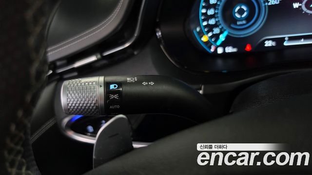 Genesis GV70 2021 — photo 29