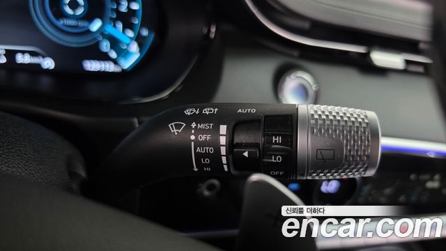 Genesis GV70 2021 — photo 30