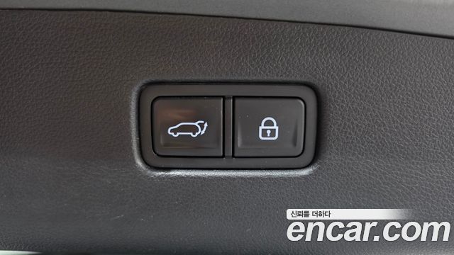 Genesis GV70 2021 — photo 31