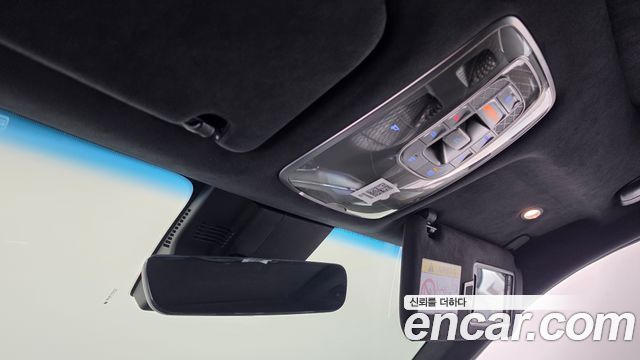 Genesis GV70 2021 — photo 35