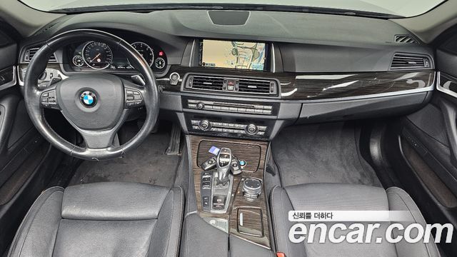 BMW 5-Series 2016 — photo 10
