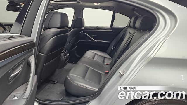 BMW 5-Series 2016 — photo 17