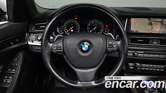 BMW 5-Series 2016 — photo 19