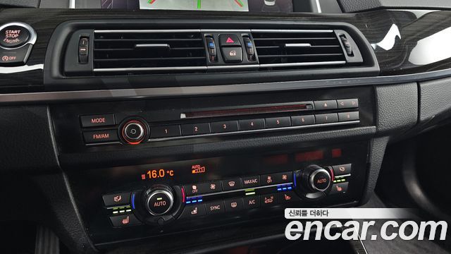 BMW 5-Series 2016 — photo 23