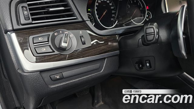 BMW 5-Series 2016 — photo 26