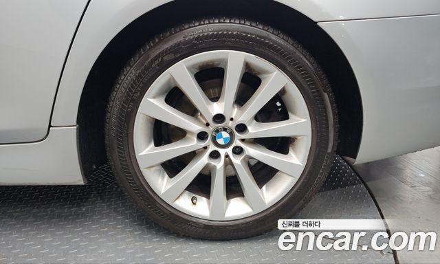 BMW 5-Series 2016 — photo 7