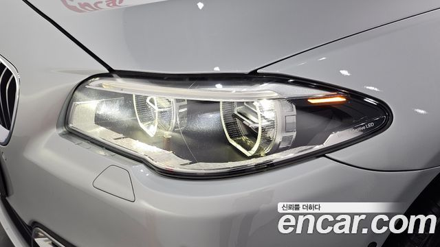 BMW 5-Series 2016 — photo 8