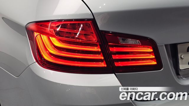 BMW 5-Series 2016 — photo 9
