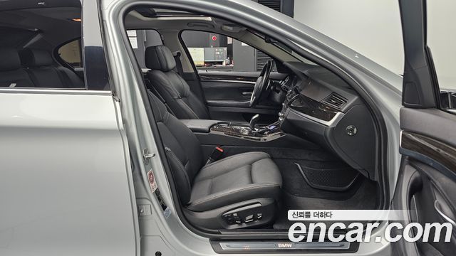 BMW 5-Series 2016 — photo 16