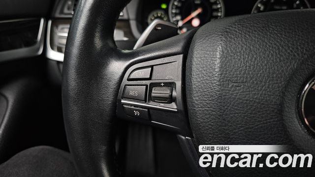BMW 5-Series 2016 — photo 28