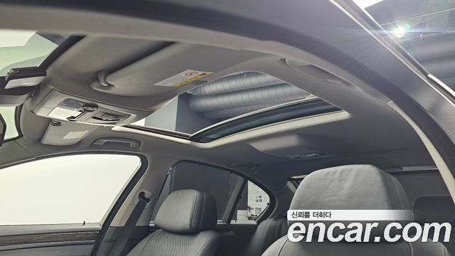 BMW 5-Series 2016 — photo 34