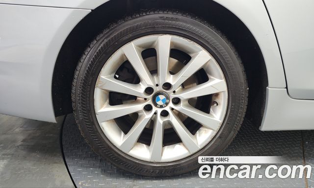 BMW 5-Series 2016 — photo 38