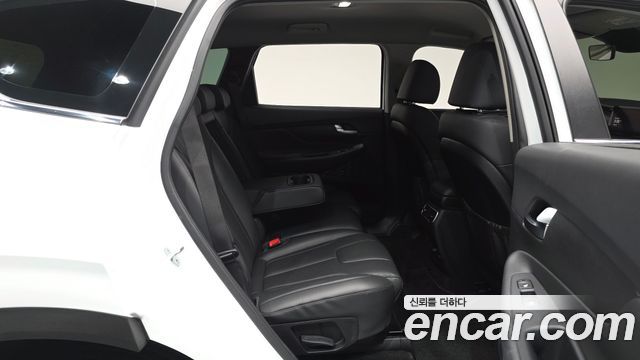 Hyundai Santafe 2022 — photo 17