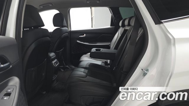 Hyundai Santafe 2022 — photo 18