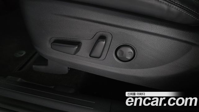 Hyundai Santafe 2022 — photo 31