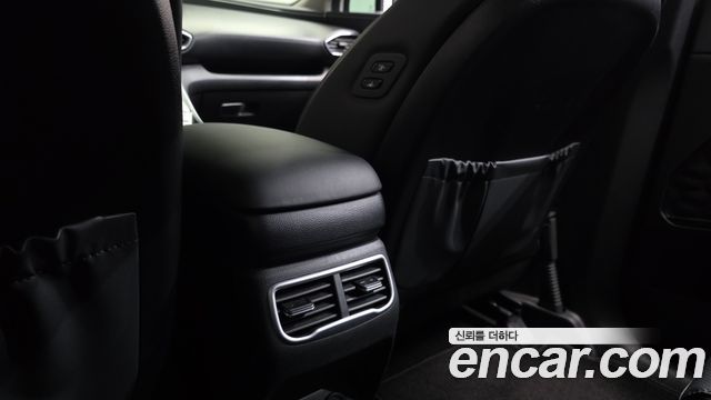 Hyundai Santafe 2022 — photo 32