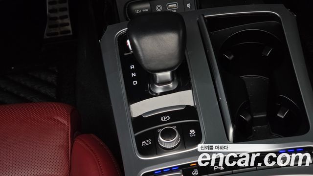 Kia Stinger 2018 — photo 12