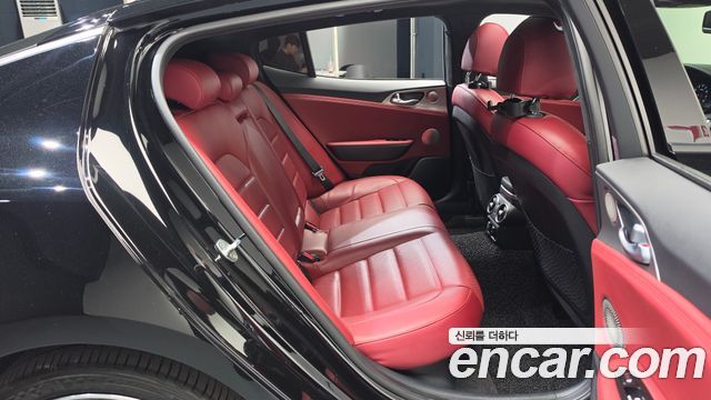 Kia Stinger 2018 — photo 17