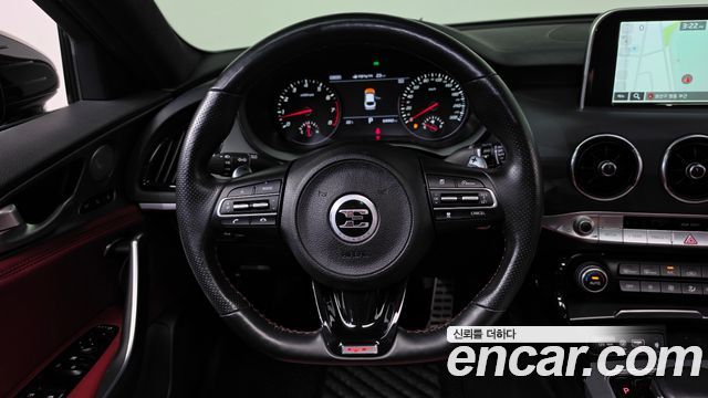 Kia Stinger 2018 — photo 19