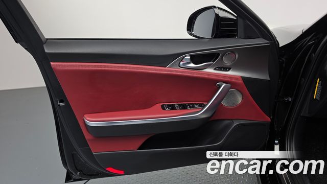 Kia Stinger 2018 — photo 14