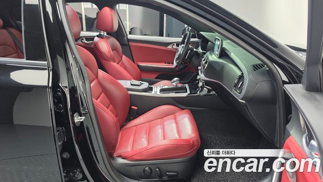 Kia Stinger 2018 — photo 16