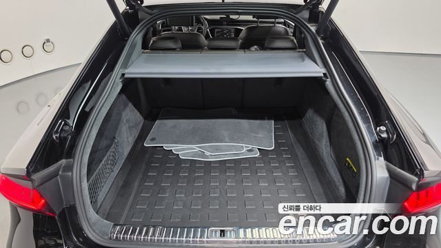 Audi A7 2020 — photo 26